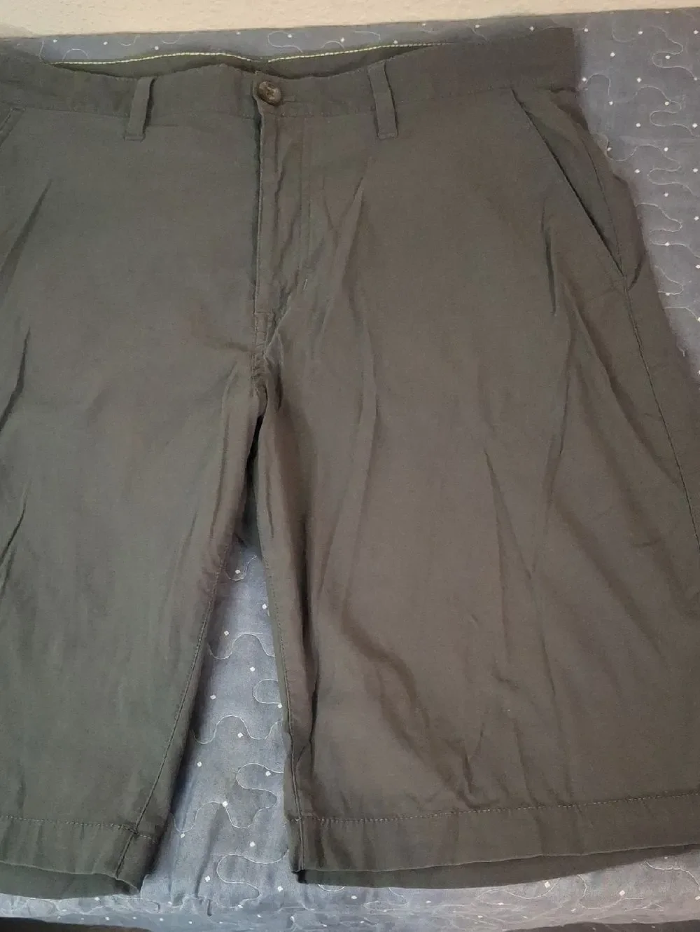 Eddie Bauer Men's Gray Shorts size 35